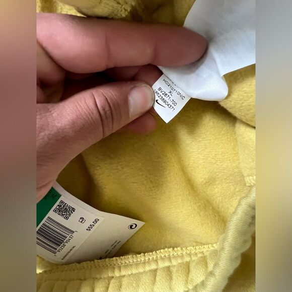 Nike Sportswear Club Fleece Joggers Saturn Gold - Picture 4 of 4